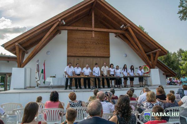 aug2016-047ee70844-b0c0-6cf3-c867-f25f4d036d0a7EDB9AA1-B6AF-3E1C-A92B-BD591A330CF7.jpg